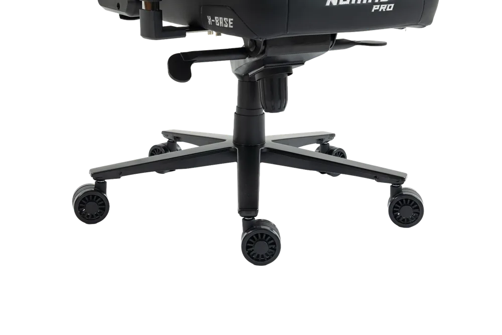 Игровое кресло NOMAD PRO X-BASE, черное основание и колеса