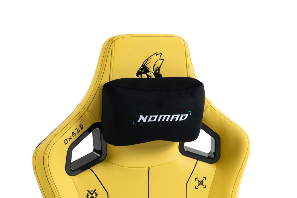 Игровое кресло NOMAD PRO, жёлтая спинка с подголовником