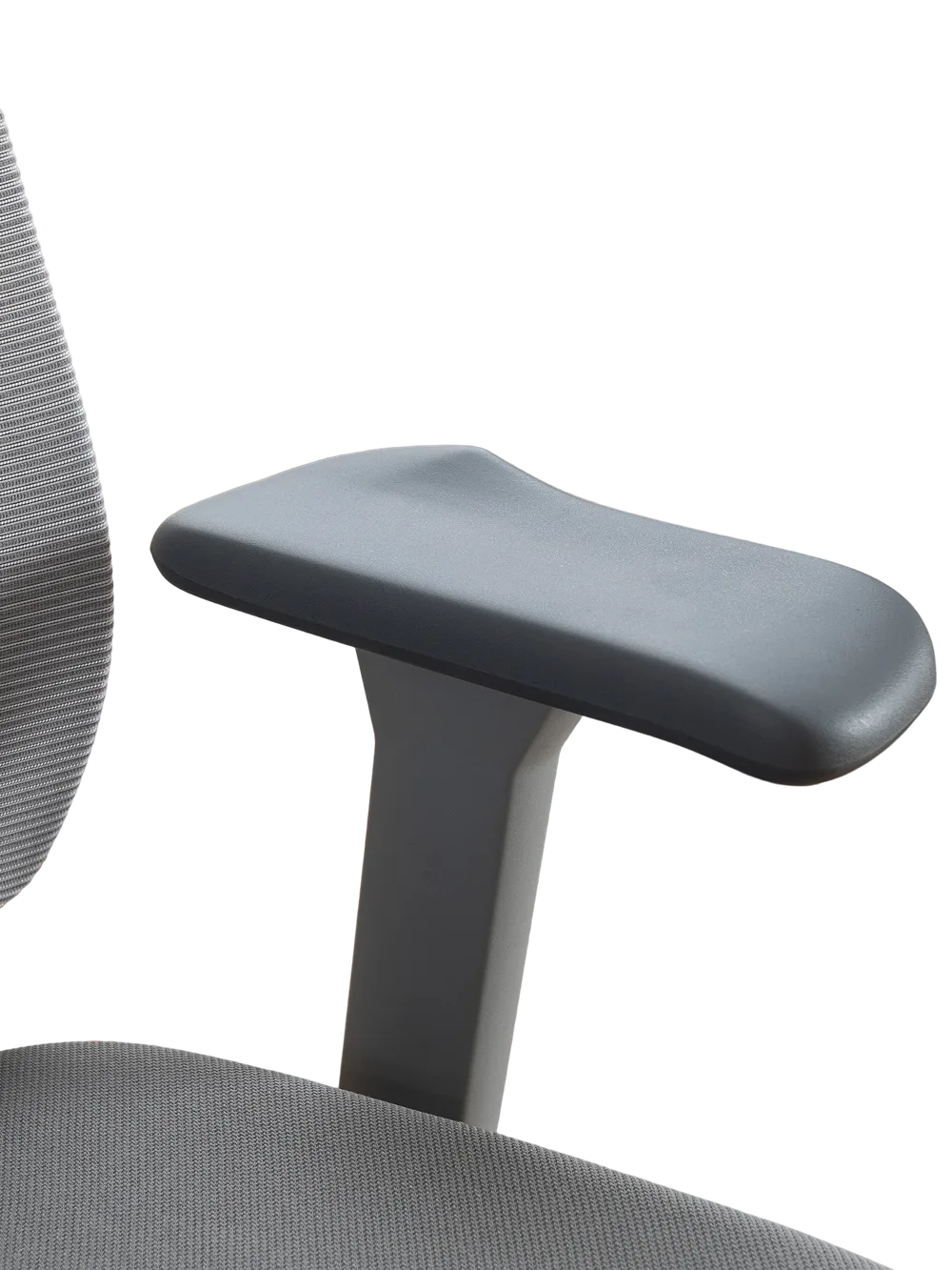 Игровое кресло EVOLUTION HybridFlex Grey, подлокотник и спинка крупным планом