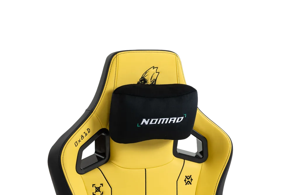 Игровое кресло NOMAD PRO, вид спереди, жёлтый цвет