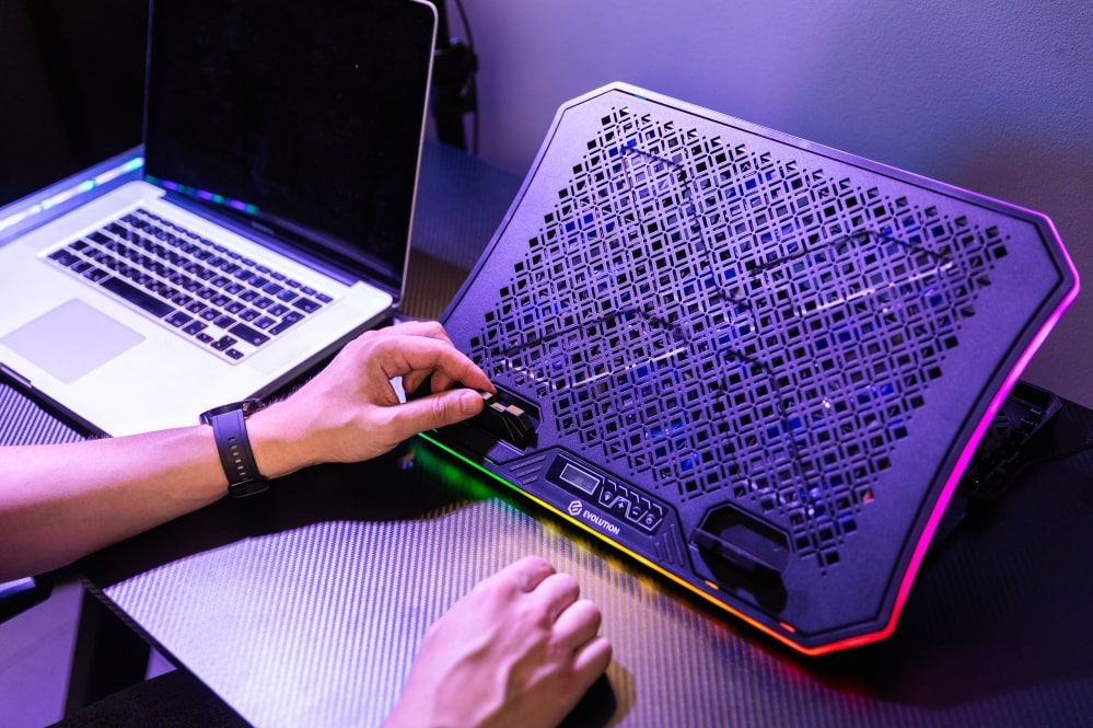 Подставка для ноутбука с активным охлаждением Evolution LCS-05 RGB